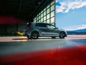 Volkswagen Golf GTI TCR 5-Door 2020 года  (ZA)